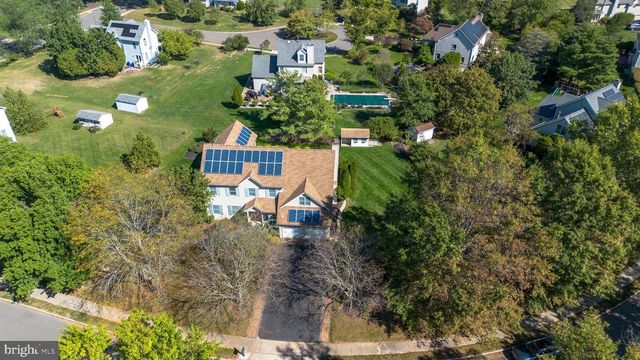 18 LOVELL DRIVE, Plainsboro, NJ 08536
