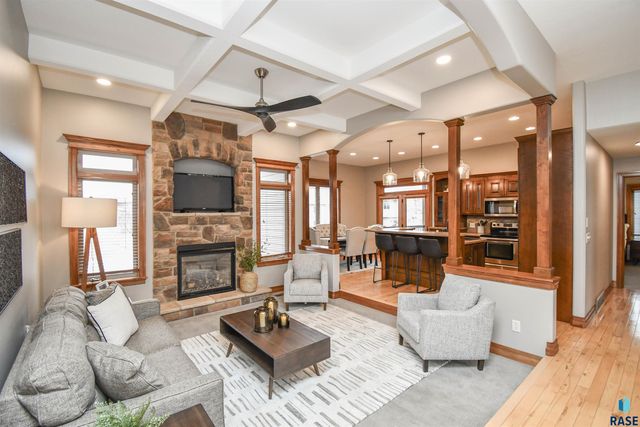 2204 S Silverthorne Ave Avenue, Sioux Falls, SD 57110