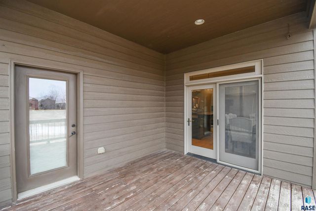 2204 S Silverthorne Ave Avenue, Sioux Falls, SD 57110