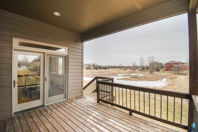 2204 S Silverthorne Ave Avenue, Sioux Falls, SD 57110