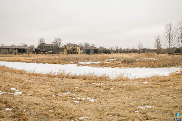 2204 S Silverthorne Ave Avenue, Sioux Falls, SD 57110