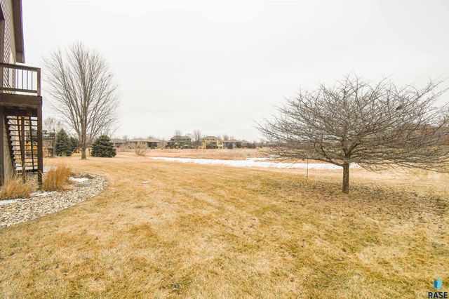 2204 S Silverthorne Ave Avenue, Sioux Falls, SD 57110