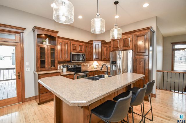 2204 S Silverthorne Ave Avenue, Sioux Falls, SD 57110