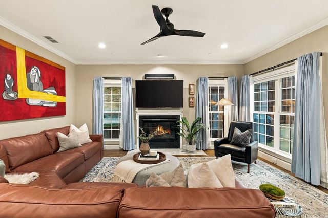 1018 Clermont Avenue, Dallas, TX 75223