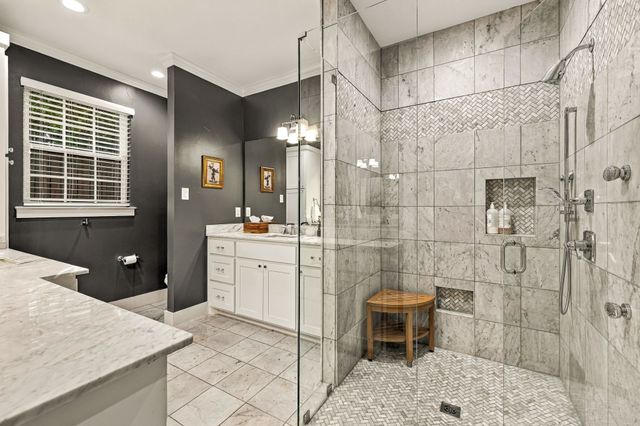 1018 Clermont Avenue, Dallas, TX 75223
