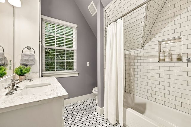 1018 Clermont Avenue, Dallas, TX 75223