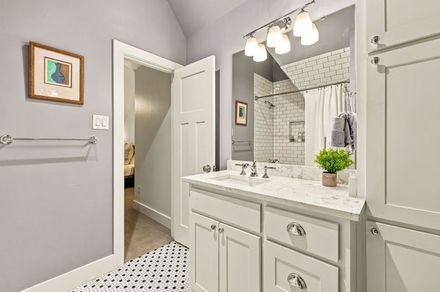 1018 Clermont Avenue, Dallas, TX 75223