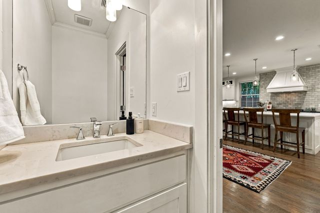 1018 Clermont Avenue, Dallas, TX 75223
