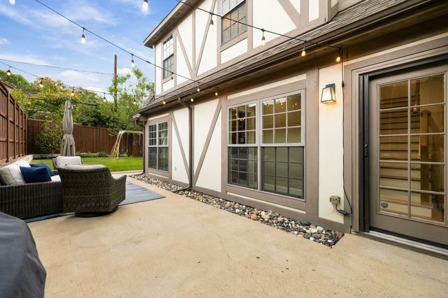 1018 Clermont Avenue, Dallas, TX 75223