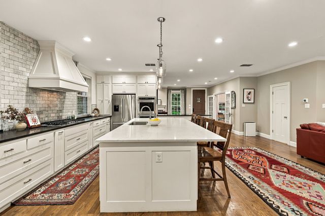 1018 Clermont Avenue, Dallas, TX 75223