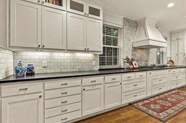 1018 Clermont Avenue, Dallas, TX 75223