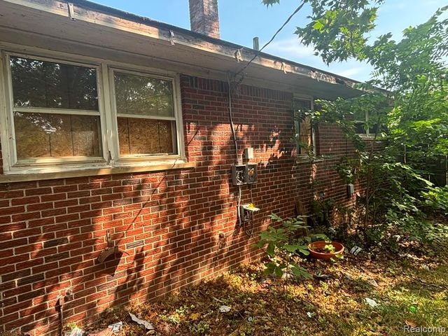 17200 Munich Street, Detroit, MI 48224