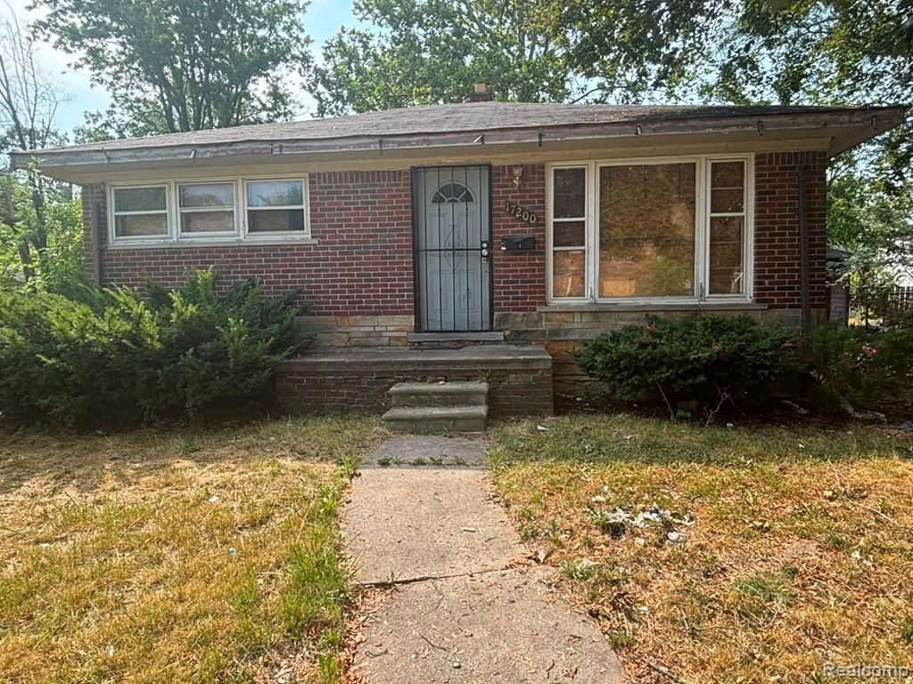 17200 Munich Street, Detroit, MI 48224