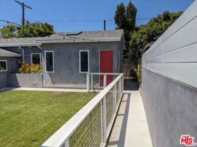 7851 Airlane Avenue, Los Angeles, CA 90045