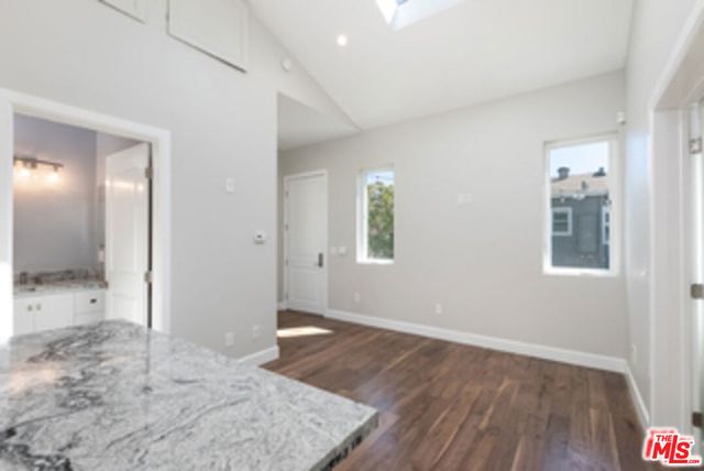 7851 Airlane Avenue, Los Angeles, CA 90045