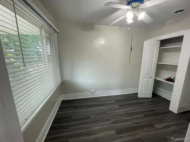 2413 Florian Street, Hamtramck, MI 48212