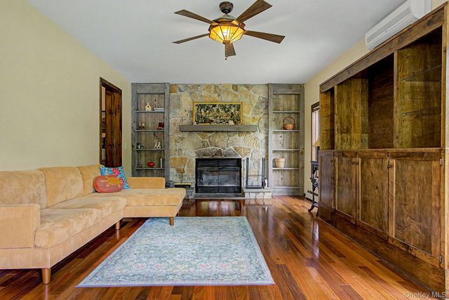 102 E Market Street, Hyde Park, NY 12538