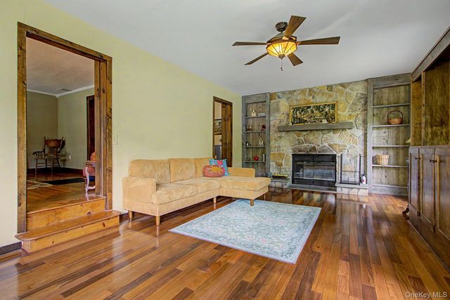 102 E Market Street, Hyde Park, NY 12538