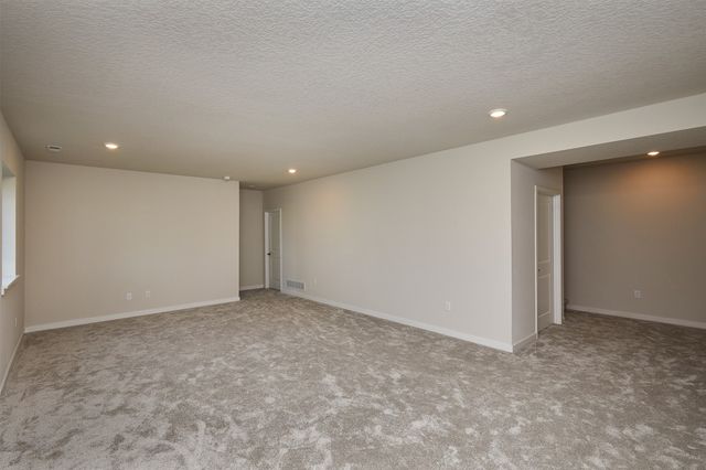 605 NW Compass Avenue, Waukee, IA 50263