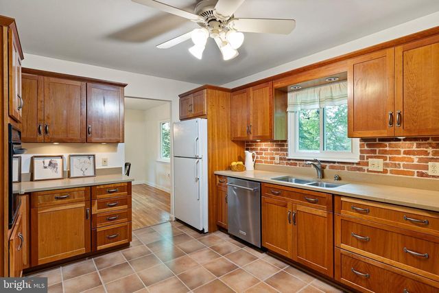 2303 MAGNOLIA DR, Wilmington, DE 19810
