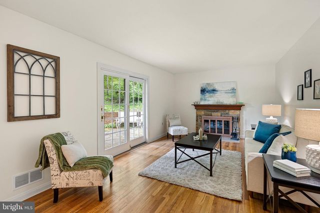 2303 MAGNOLIA DR, Wilmington, DE 19810
