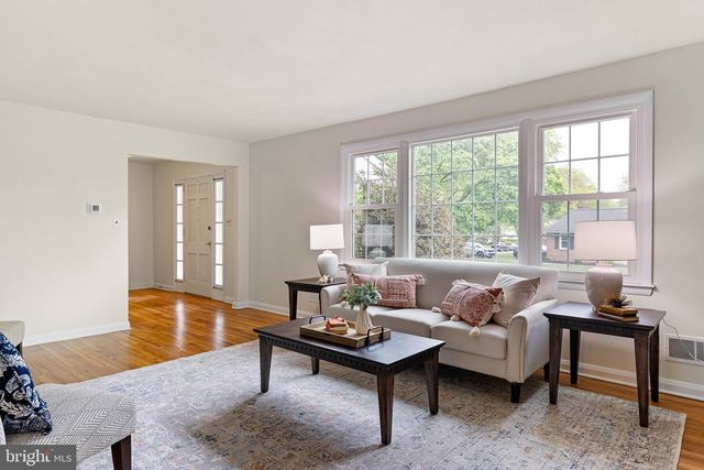 2303 MAGNOLIA DR, Wilmington, DE 19810