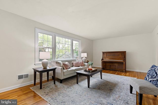 2303 MAGNOLIA DR, Wilmington, DE 19810