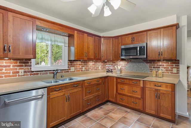 2303 MAGNOLIA DR, Wilmington, DE 19810