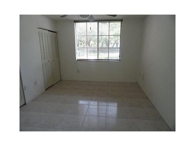 12166 Saint Andrews Place 111, Miramar, FL 33025
