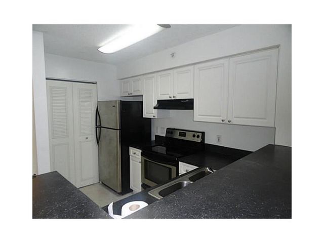 12166 Saint Andrews Place 111, Miramar, FL 33025