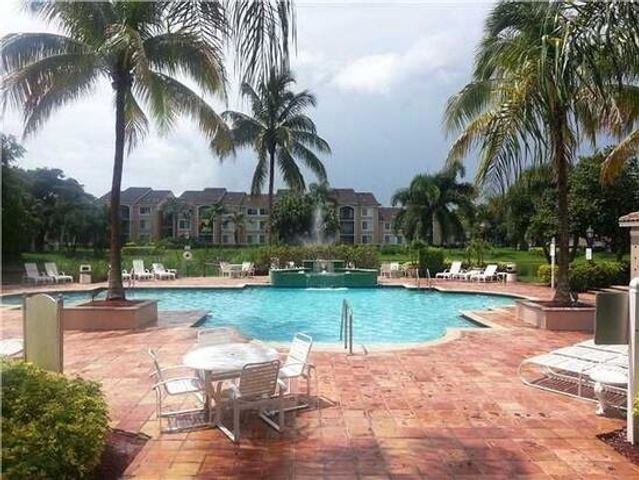 12166 Saint Andrews Place 111, Miramar, FL 33025