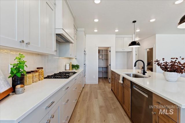 4650 N Camp Creek Ave, Meridian, ID 83646