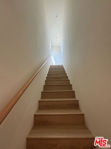 16130 Devonshire Street, Granada Hills (los Angeles), CA 91344