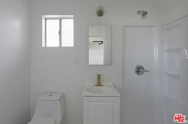 16130 Devonshire Street, Granada Hills (los Angeles), CA 91344