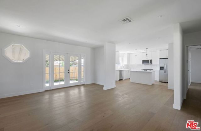 16130 Devonshire Street, Granada Hills (los Angeles), CA 91344