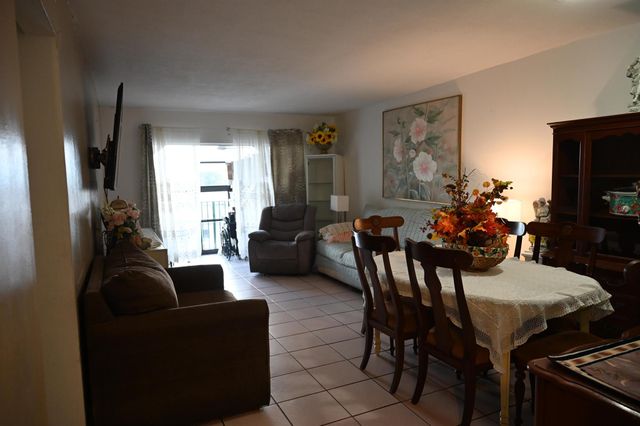 6215 W 20th Avenue 415, Hialeah, FL 33012