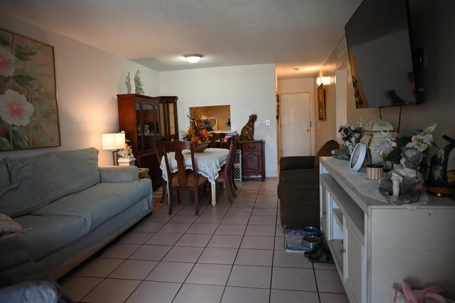 6215 W 20th Avenue 415, Hialeah, FL 33012