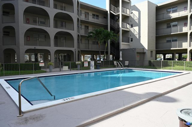 6215 W 20th Avenue 415, Hialeah, FL 33012