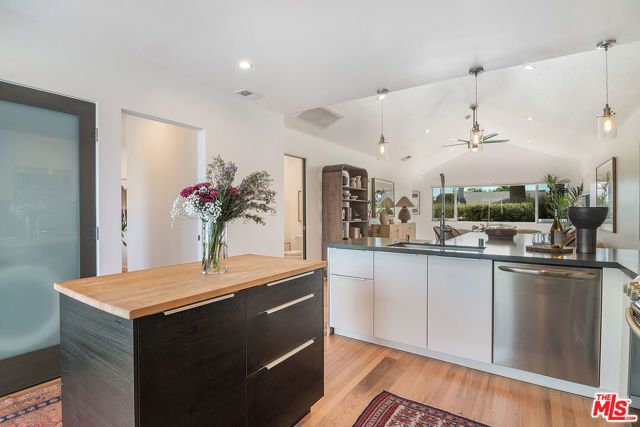 8042 Altavan Avenue, Los Angeles, CA 90045