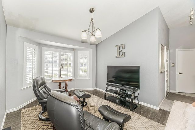 3276 W Spruce Avenue, Fresno, CA 93711