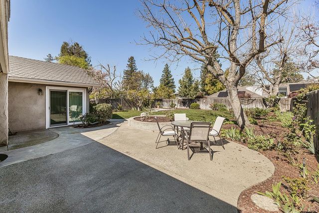 3276 W Spruce Avenue, Fresno, CA 93711