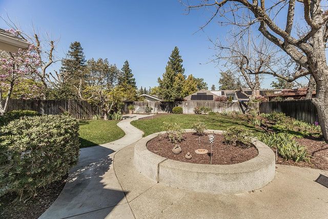 3276 W Spruce Avenue, Fresno, CA 93711