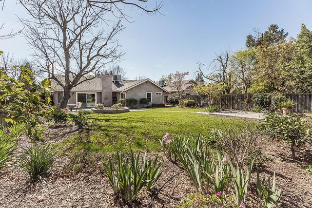 3276 W Spruce Avenue, Fresno, CA 93711