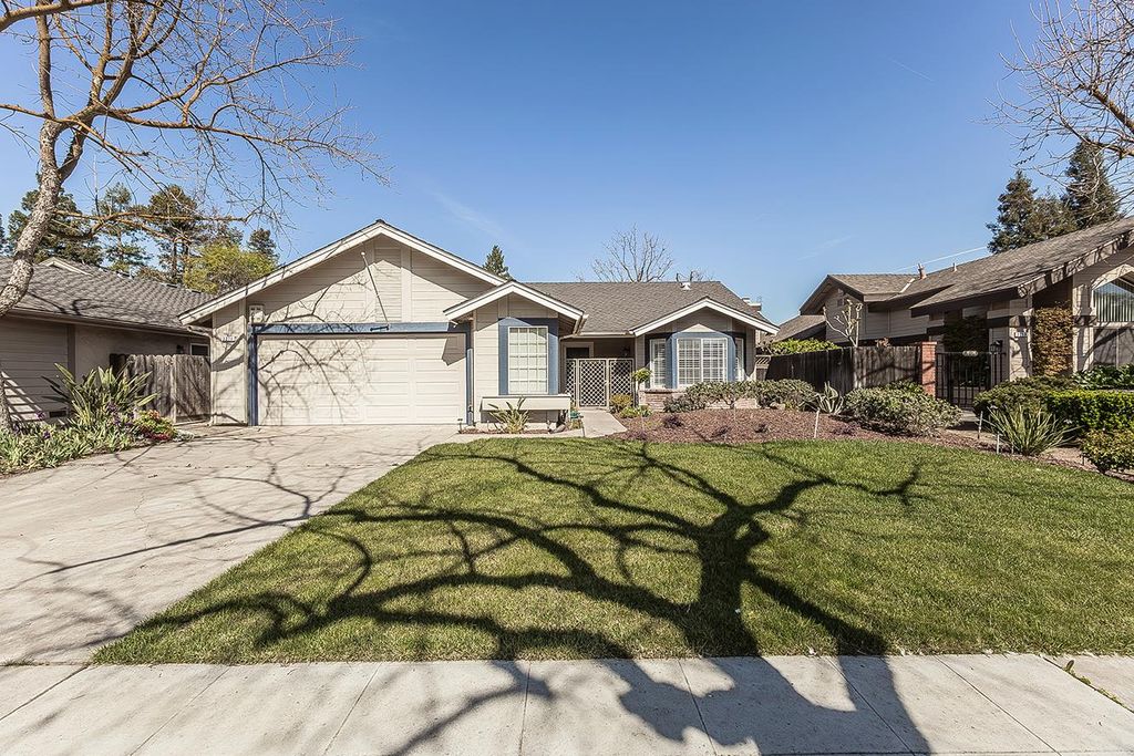 3276 W Spruce Avenue, Fresno, CA 93711