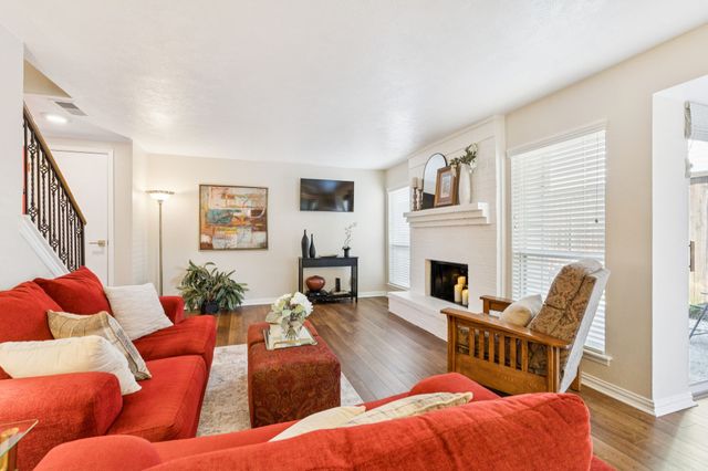 2016 Via Miramonte, Carrollton, TX 75006