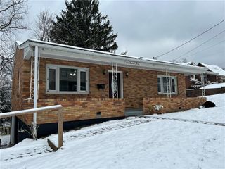 111 Eastern Dr, Lower Burrell, PA 15068
