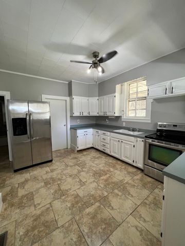 101 BLUFF Street, Council Bluffs, IA 51503