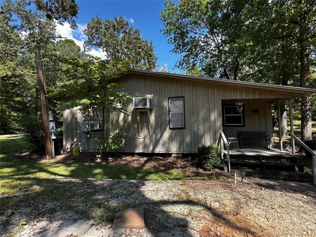 976 Pr 7830, Broaddus, TX 75929