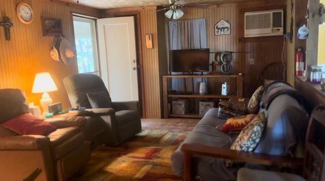 976 Pr 7830, Broaddus, TX 75929