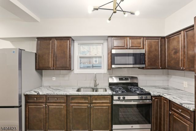 112 University Pl, Irvington Twp., NJ 07111